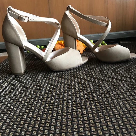 New Open CrissCross chunky last one make offer! - Picture 5 of 8